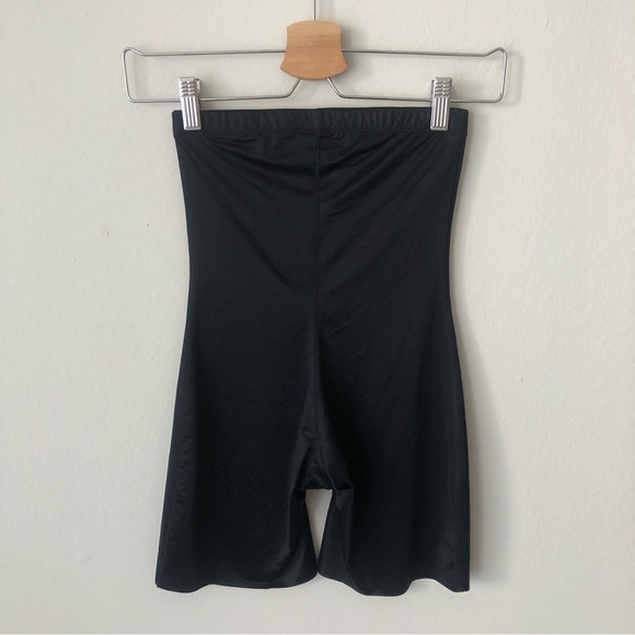 Assets by Spanx High-Waist Shaping Thigh Slimmer in Black M - Picture 7 of 9